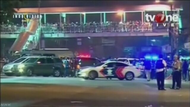 インドネシアで爆発があって警官3人が亡くなる