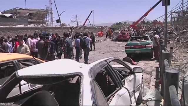 アフガニスタンのカブールでテロ 90人が亡くなる
