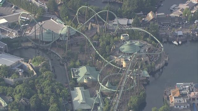大阪のUSJで客が乗ったままジェットコースターが止まる