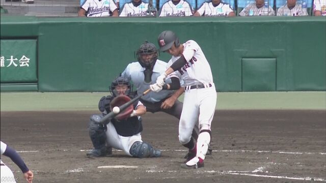 高校野球 広陵高校の中村選手がホームランの記録をつくる