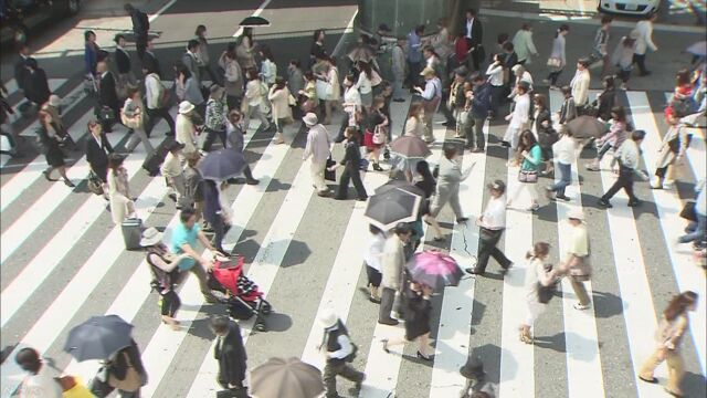 今の生活に「満足」と答えた人は74% 最も高くなる