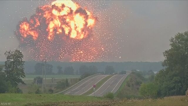 ウクライナ 弾薬が入れてある建物が爆発して3万人が避難