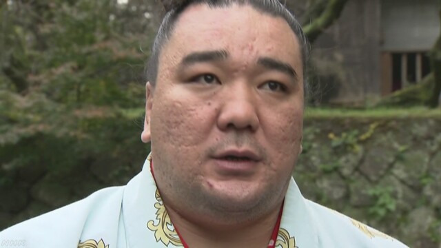 横綱の日馬富士が力士を殴ってけがをさせた疑い