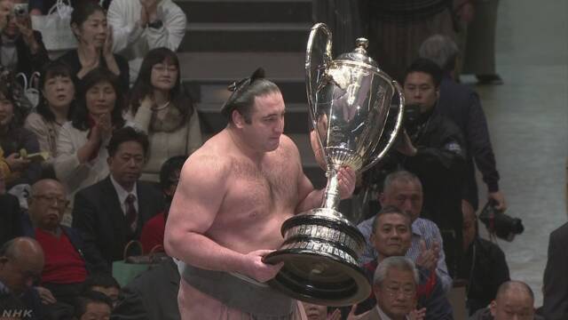 1月の大相撲でジョージア出身の栃ノ心が優勝する