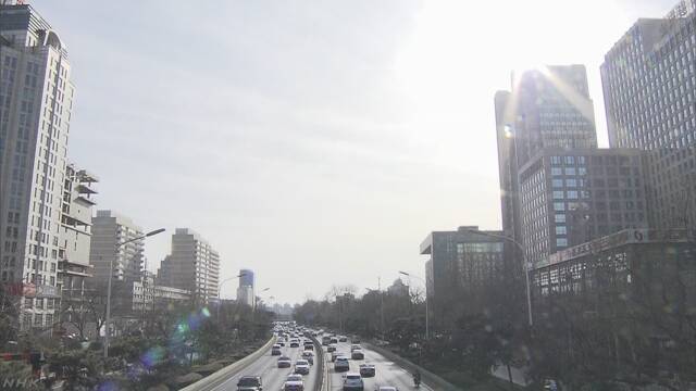 中国の北京市 PM2.5の濃度が下がって「空がきれい」