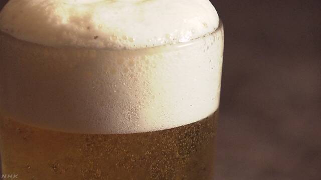 ビールを飲む人が減り続けている
