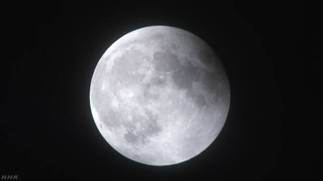 月が全部地球の影に入る「皆既月食」が見えた