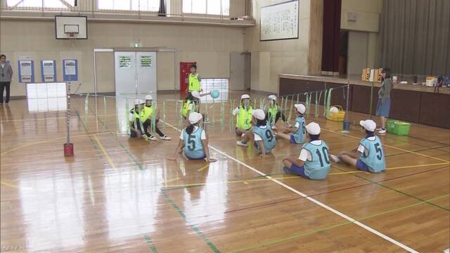 千葉市 体育の授業でパラリンピックのスポーツを教える