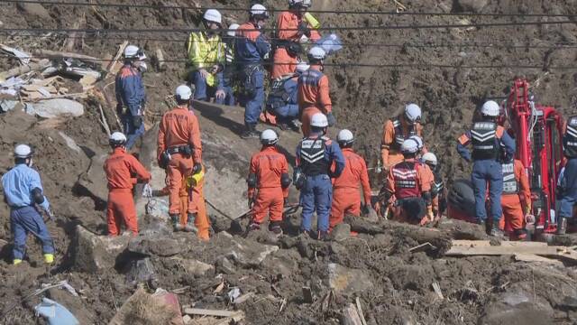 大分県で山が崩れて家が埋まる 行方不明の人をさがす