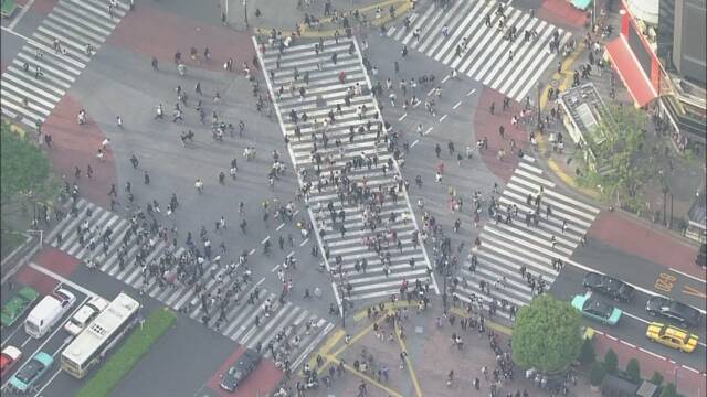 日本の人口が7年続けて少なくなる お年寄りが増えている
