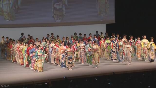 東京オリンピックに出る国をイメージした着物のショー