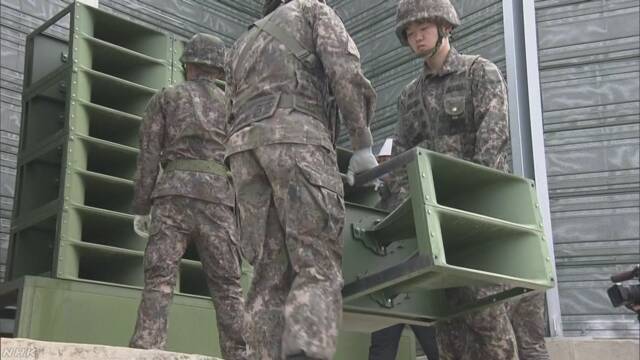 韓国 北朝鮮に宣伝するためのスピーカーを片づける