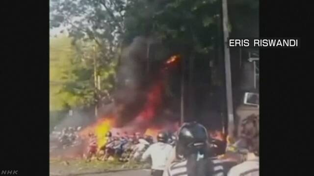 インドネシアの教会の爆発は家族6人が起こしたテロ