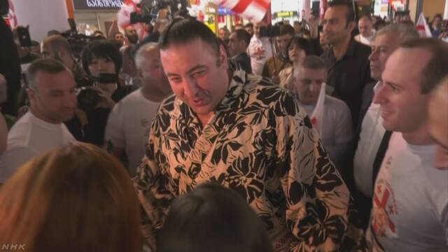 新しい大関の栃ノ心がふるさとのジョージアに帰る