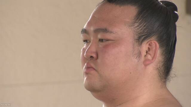 横綱の稀勢の里が8つの大会を続けて休む