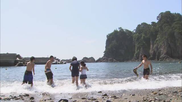 津波で被害を受けた岩手県田野畑村 久しぶりの海水浴