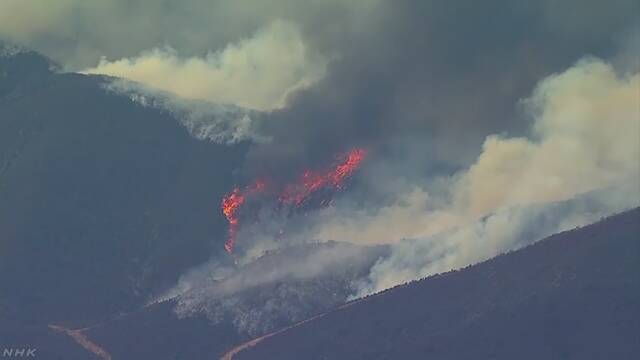 アメリカのカリフォルニア州 たくさんの山で火事が続く