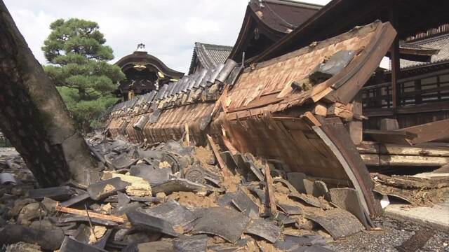 台風の強い風で世界遺産の寺の建物などが壊れる