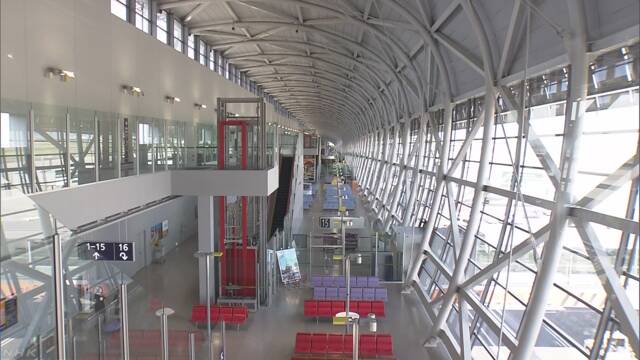 台風で壊れた関西空港 全部を使うことができるようになる