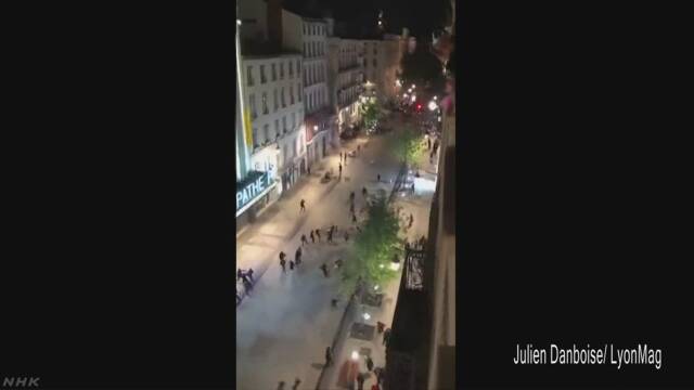ハロウィーン フランスで若い人たちが事件を起こす