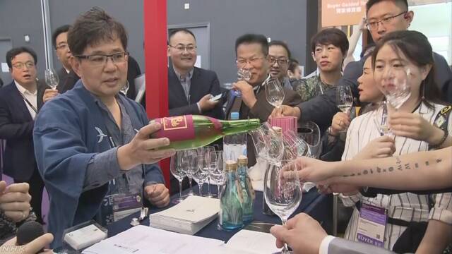 香港で日本酒や梅酒を紹介