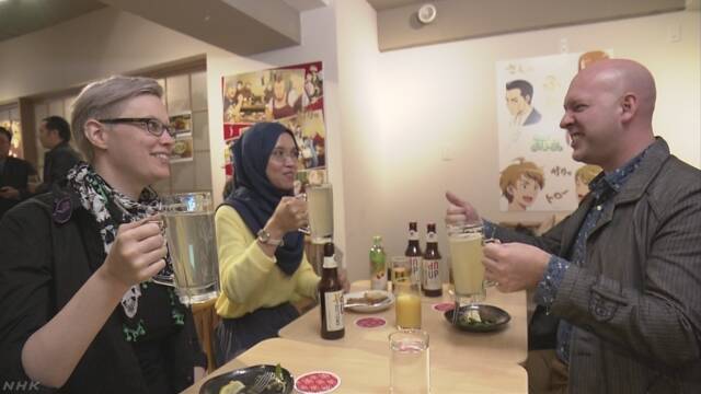 アニメと日本の料理を一緒に楽しむことができる居酒屋